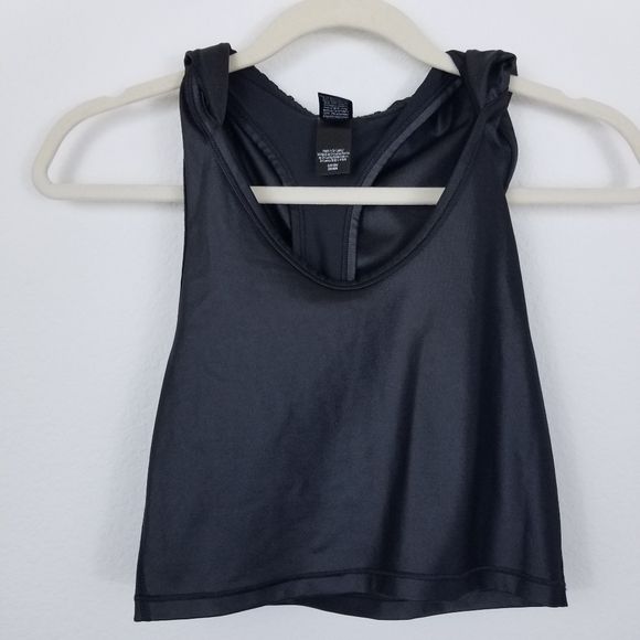 ⭐️SALE⭐️VICTORIA SPORT SMALL CROP SLEEVELESS BLACK HOODIE - Picture 2 of 9